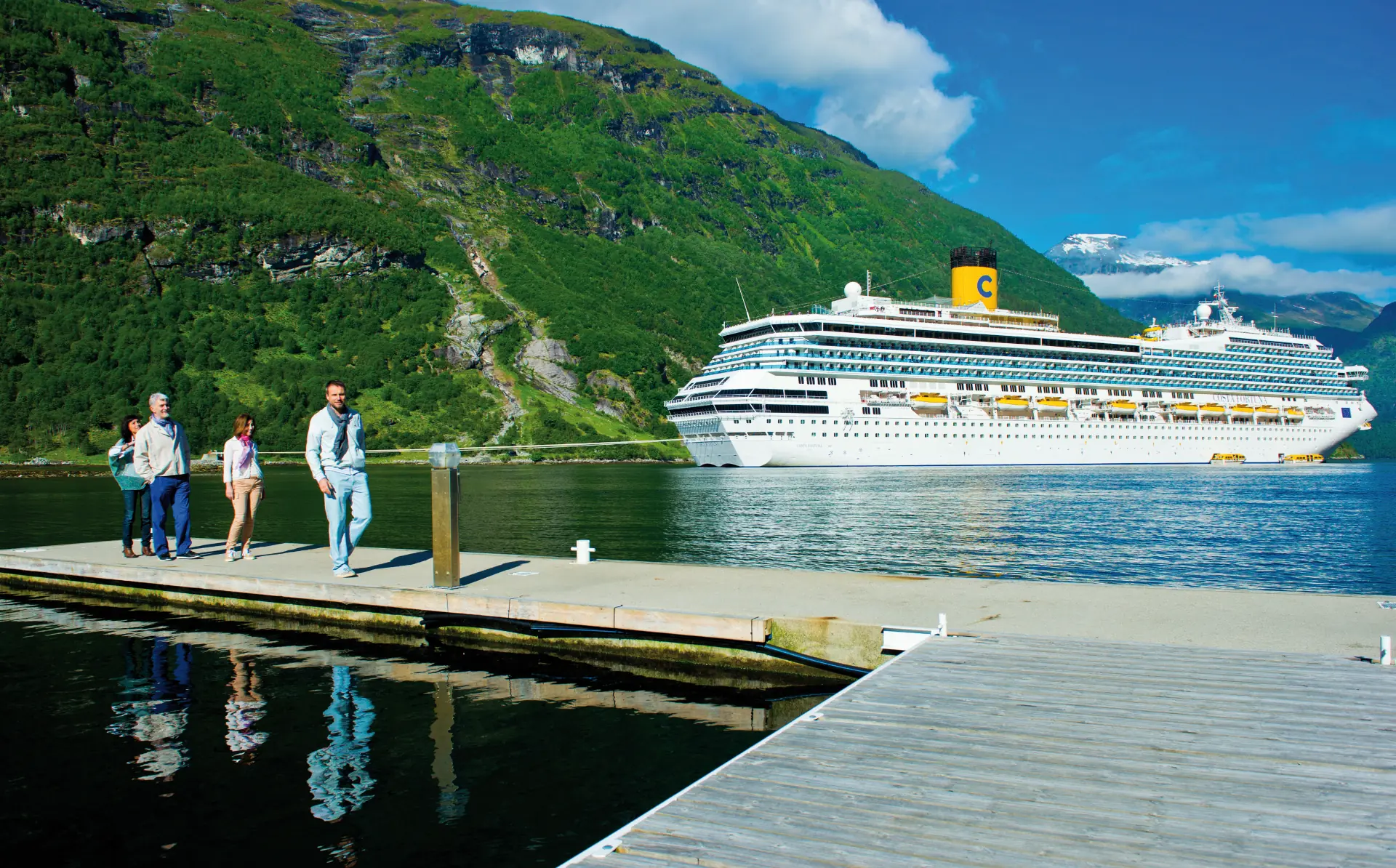 Costa Kreuzfahrten bieten einen All-Inclusive-Urlaub auf See Hintergrundbild